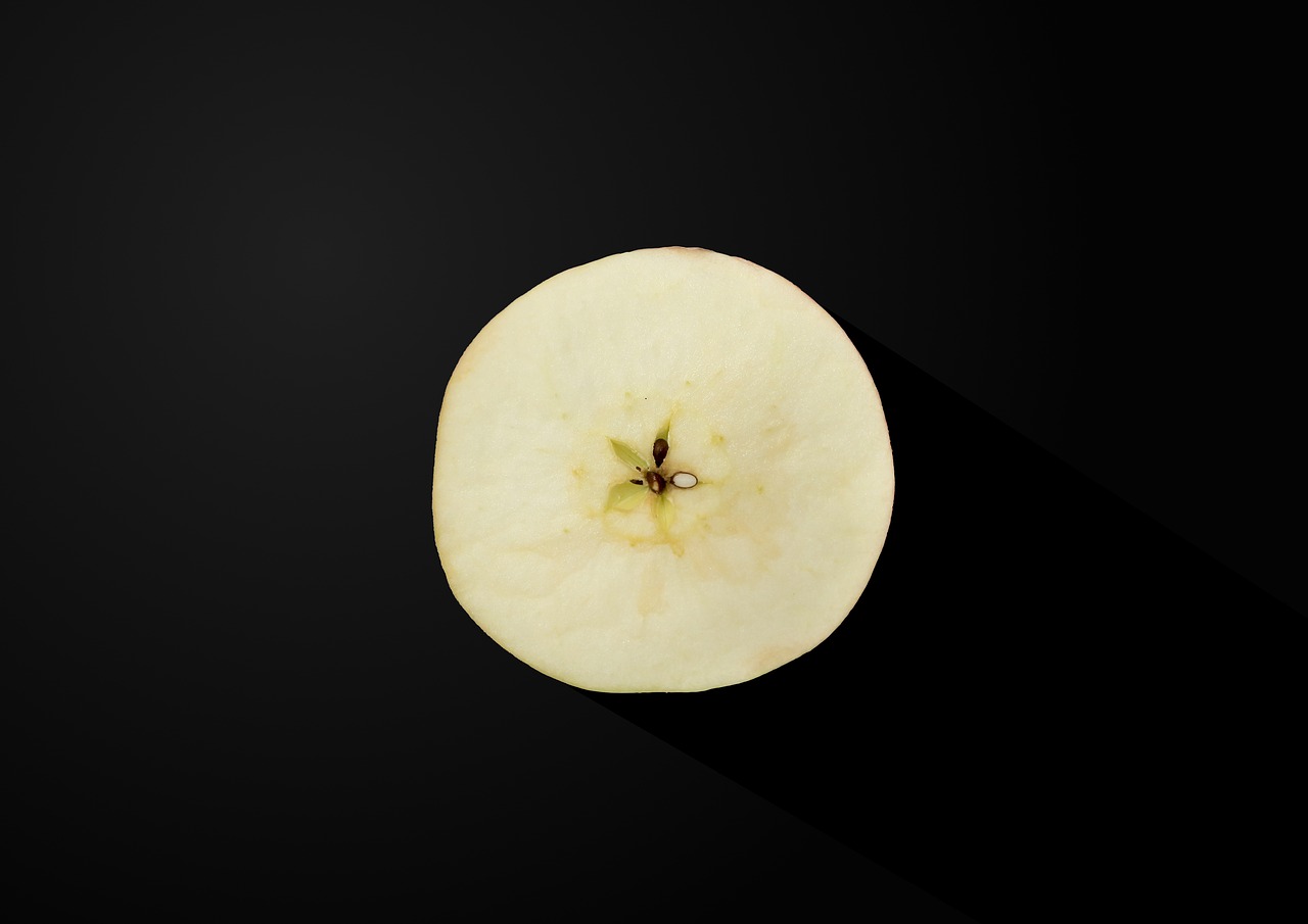 Какой яд содержится в яблоке thumbnail